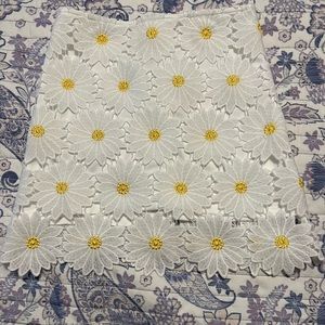 NWOT GB size 5. Girls Daisy skirt.